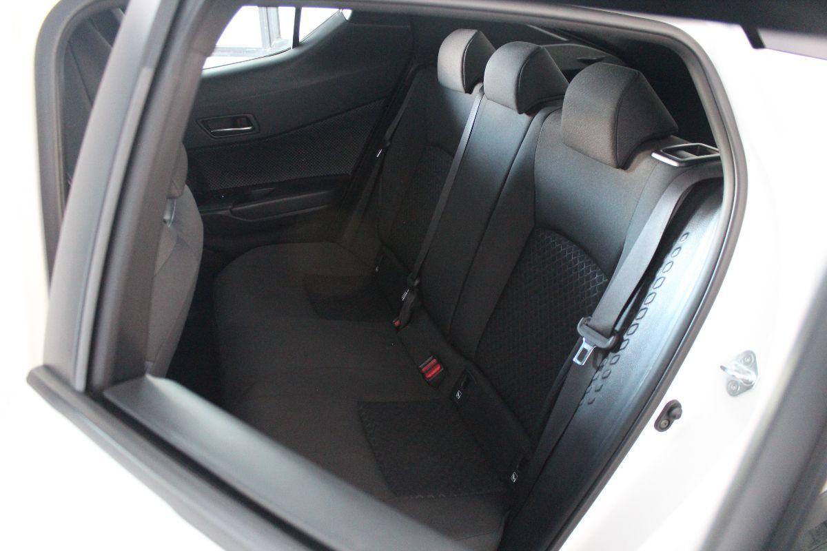 TOYOTA - C-HR - 1.8 Hybrid E-CVT Active