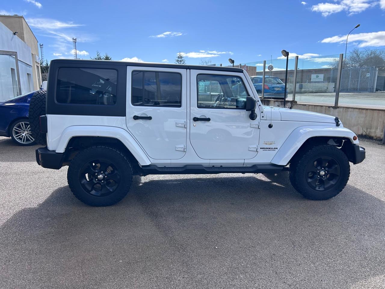 Jeep Wrangler Unlimited 2.8 CRD DPF Sahara Auto