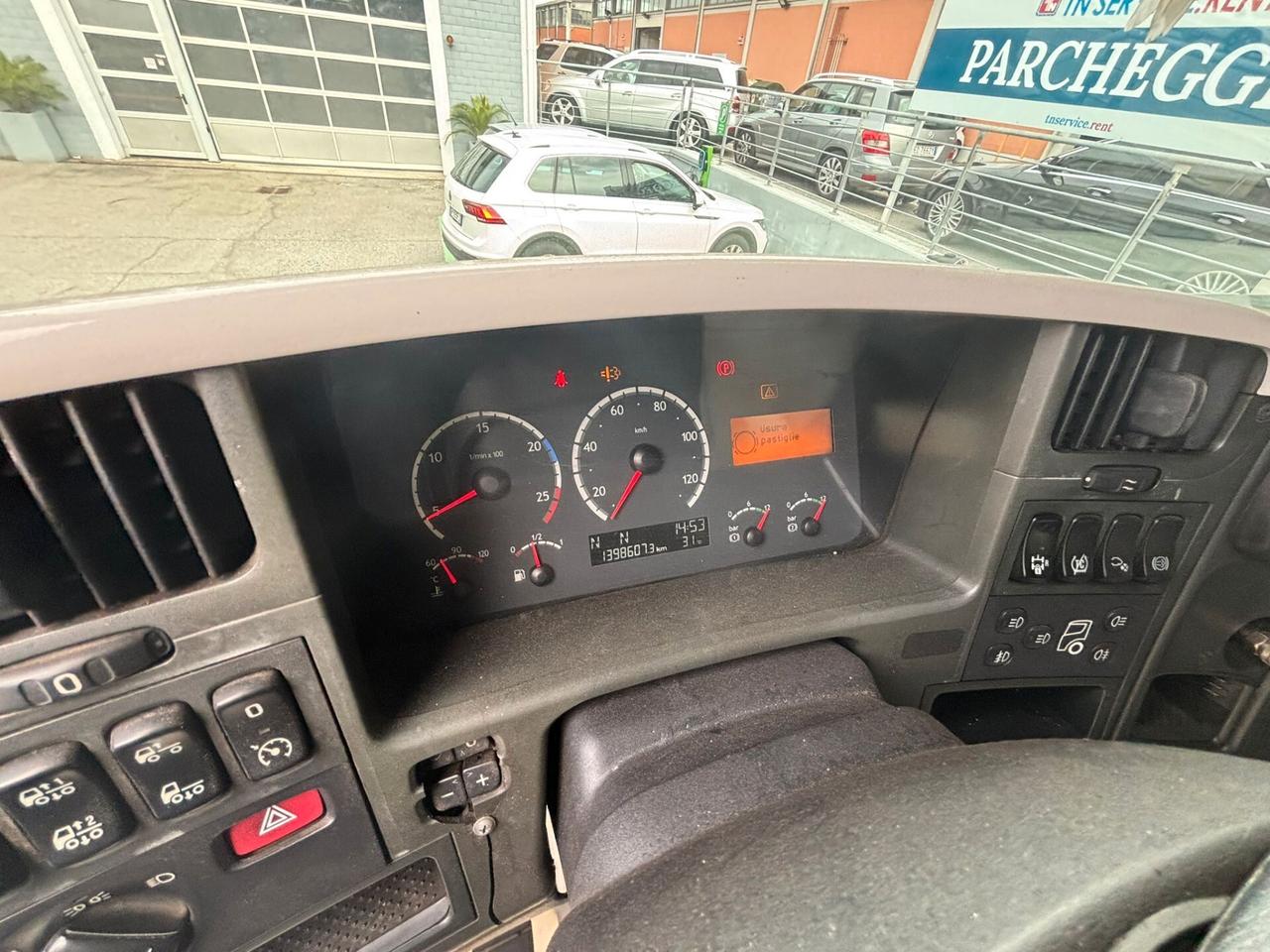 Scania R560