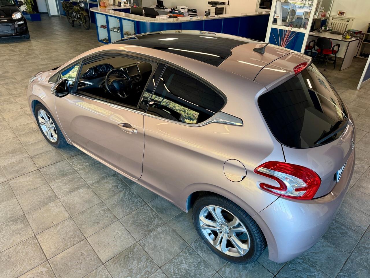 Peugeot 208 1.2 VTi 82 CV 3 porte Allure