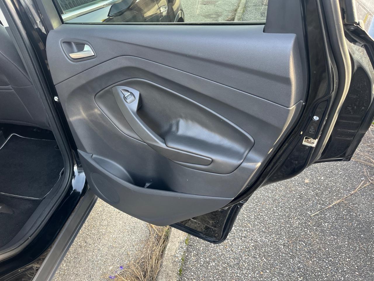 Ford Kuga 2.0 TDCI 120 CV S&S 2WD Titanium