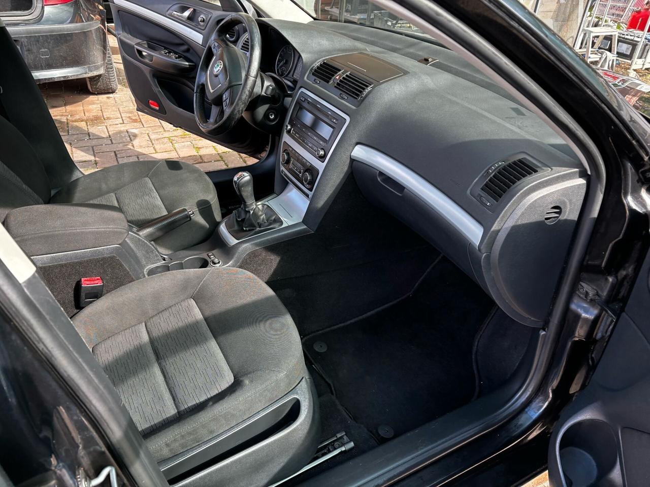 Skoda Octavia 1.6 TDI CR F.AP. Wagon Ambition IDONEA PER NEOPATENTATI PERMUTABILE