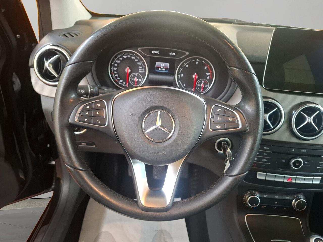 Mercedes-benz B 180 B 180 d Business full optional