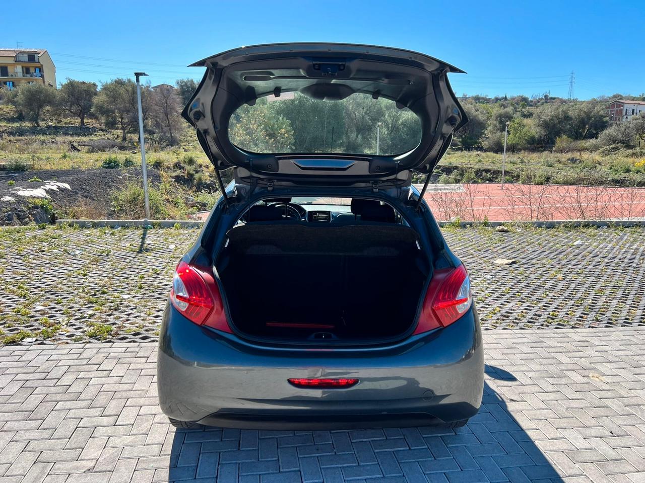 Peugeot 208 1.4HDI NEOPATENTATI CHIAMA 2013