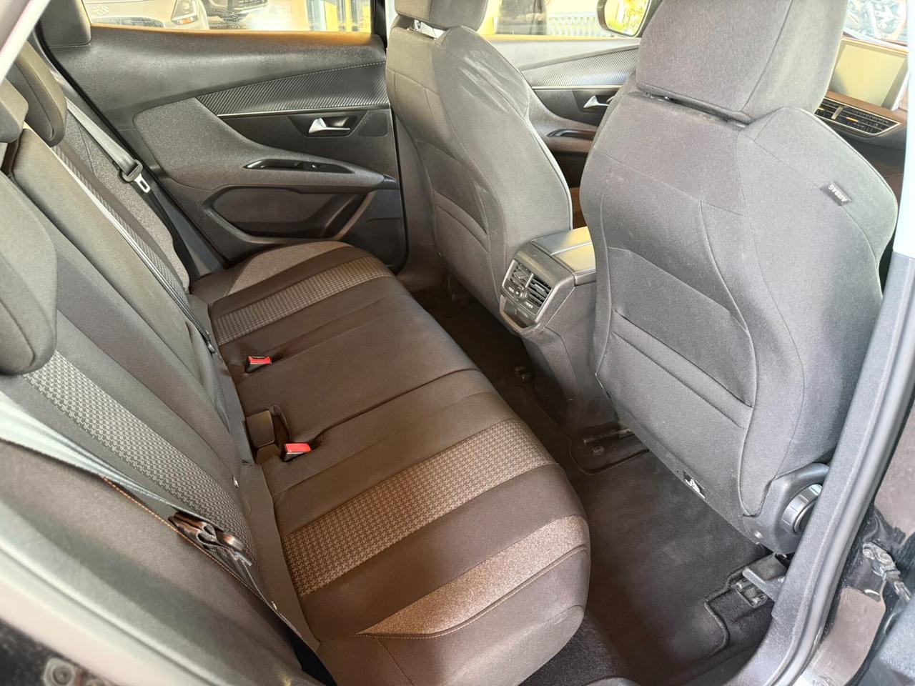 Peugeot 3008 BlueHDi 130 S&S Business