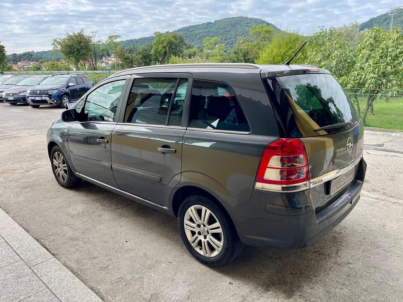 Opel Zafira 7POSTI 1.6T met 110kw Cosmo UNIPROP