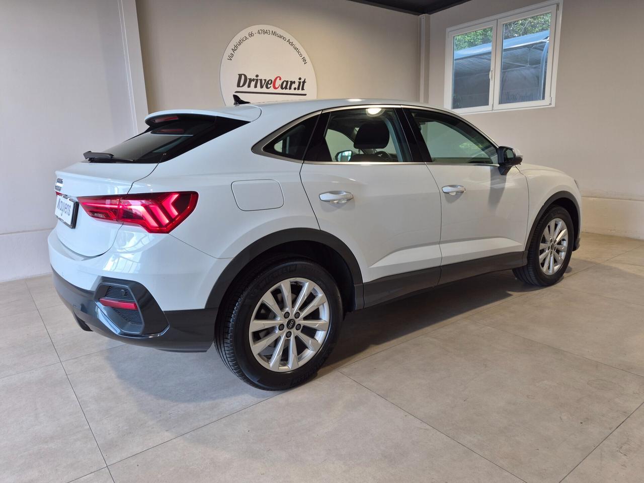 Audi Q3 SPB 2.0 TDI QUATTRO S-TRONIC LED NAVI MMI PLUS APPLE CAR PLAY/ANDROID AUTO RETROCAMERA ACC C.18 LANE ASSIST