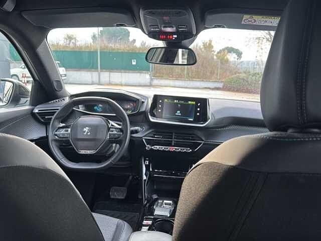 Peugeot 2008 motore elettrico 136 CV Allure