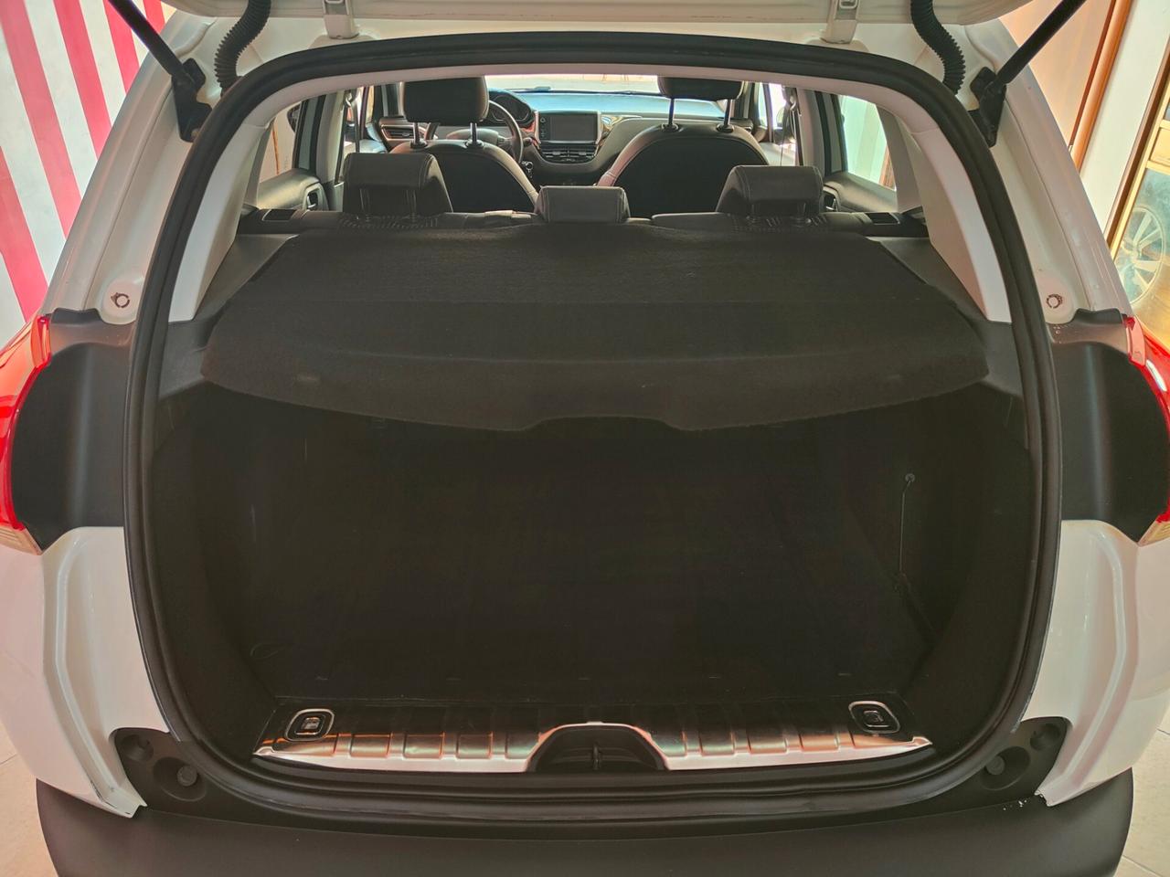 Peugeot 2008 BlueHDi 100 S&S Allure