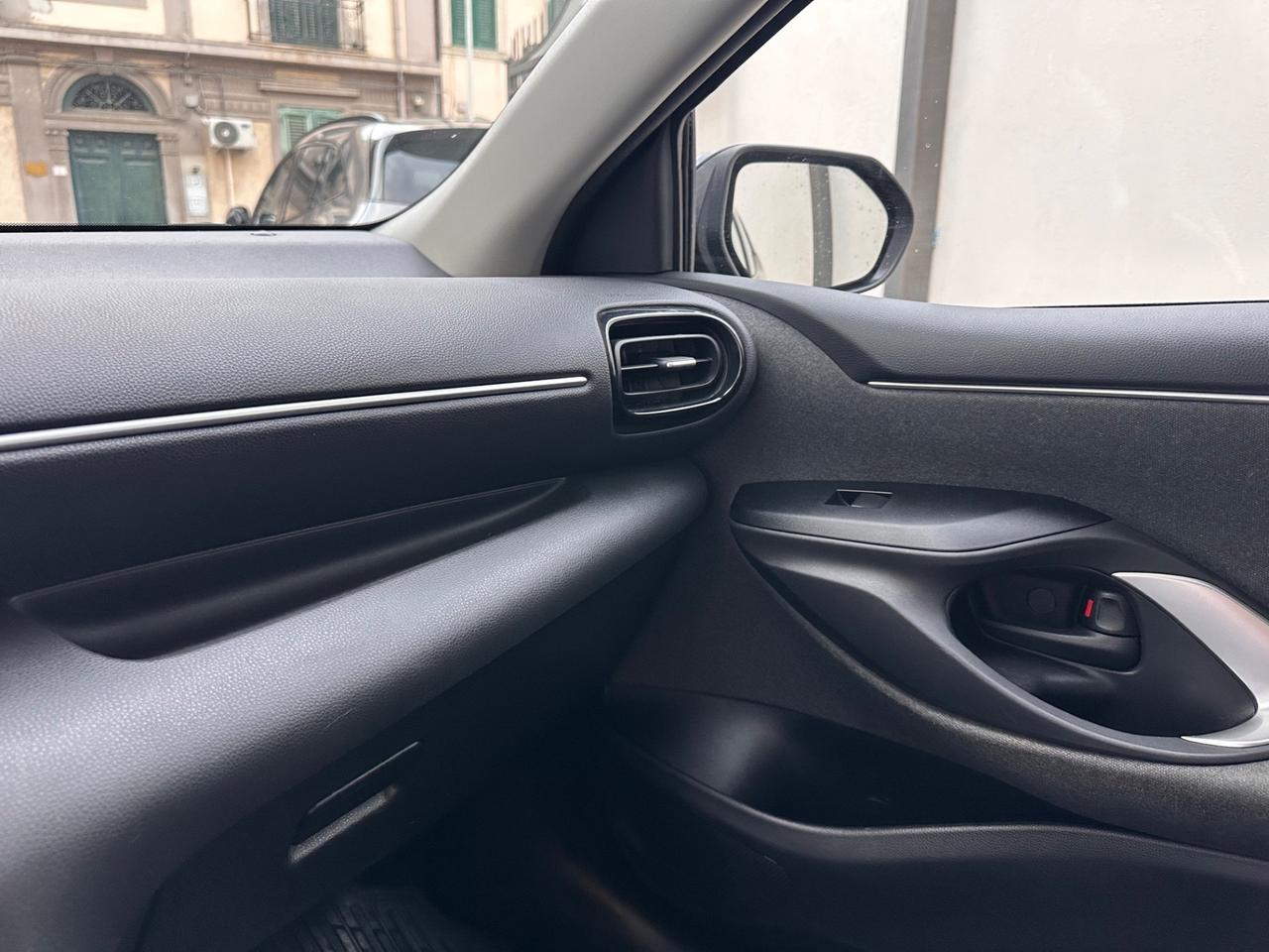 Toyota Yaris 1.5 Hybrid 5 porte Lounge