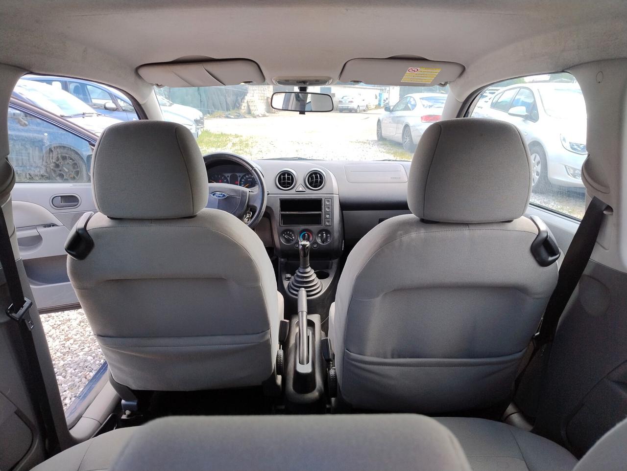 Ford Fiesta 1.4 16V 5p. Ghia