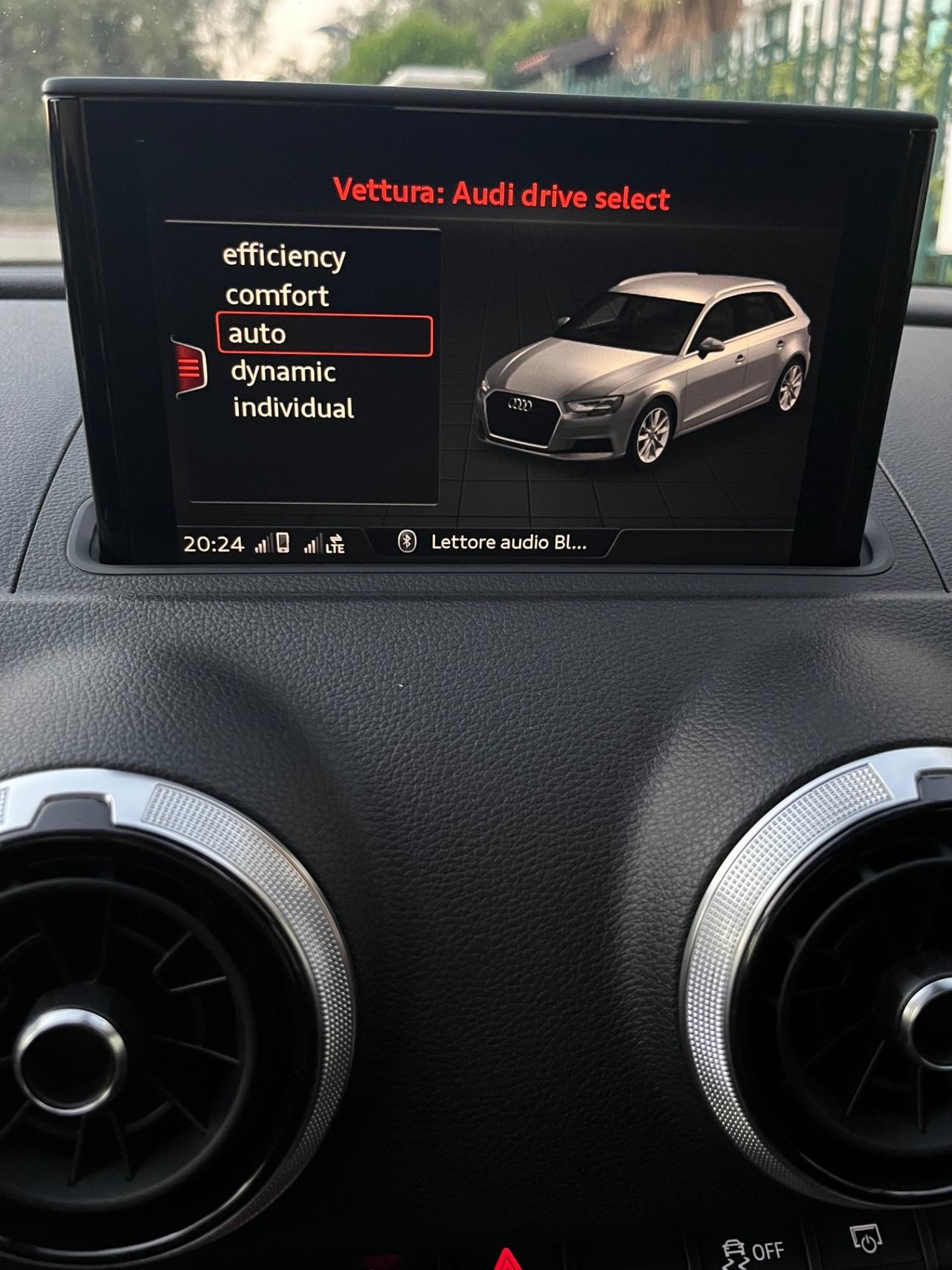 Audi A3 1.6 TDI 116 CV S tronic Design FULL TETTO PANORAMICO