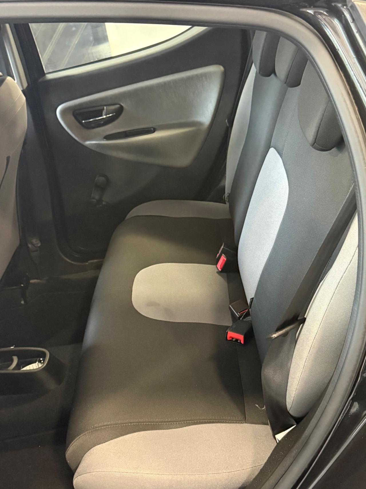 Lancia Ypsilon 1.3 MJT 16V 95 CV 5 porte S&S Silver