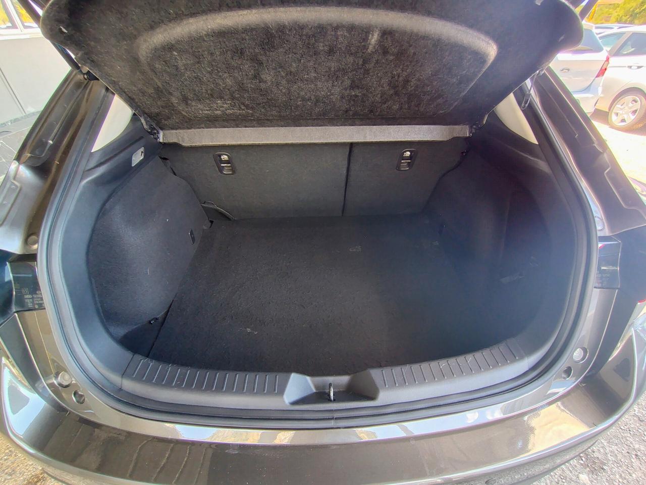 Mazda 3 Mazda3 2.2 Skyactiv-D Exceed