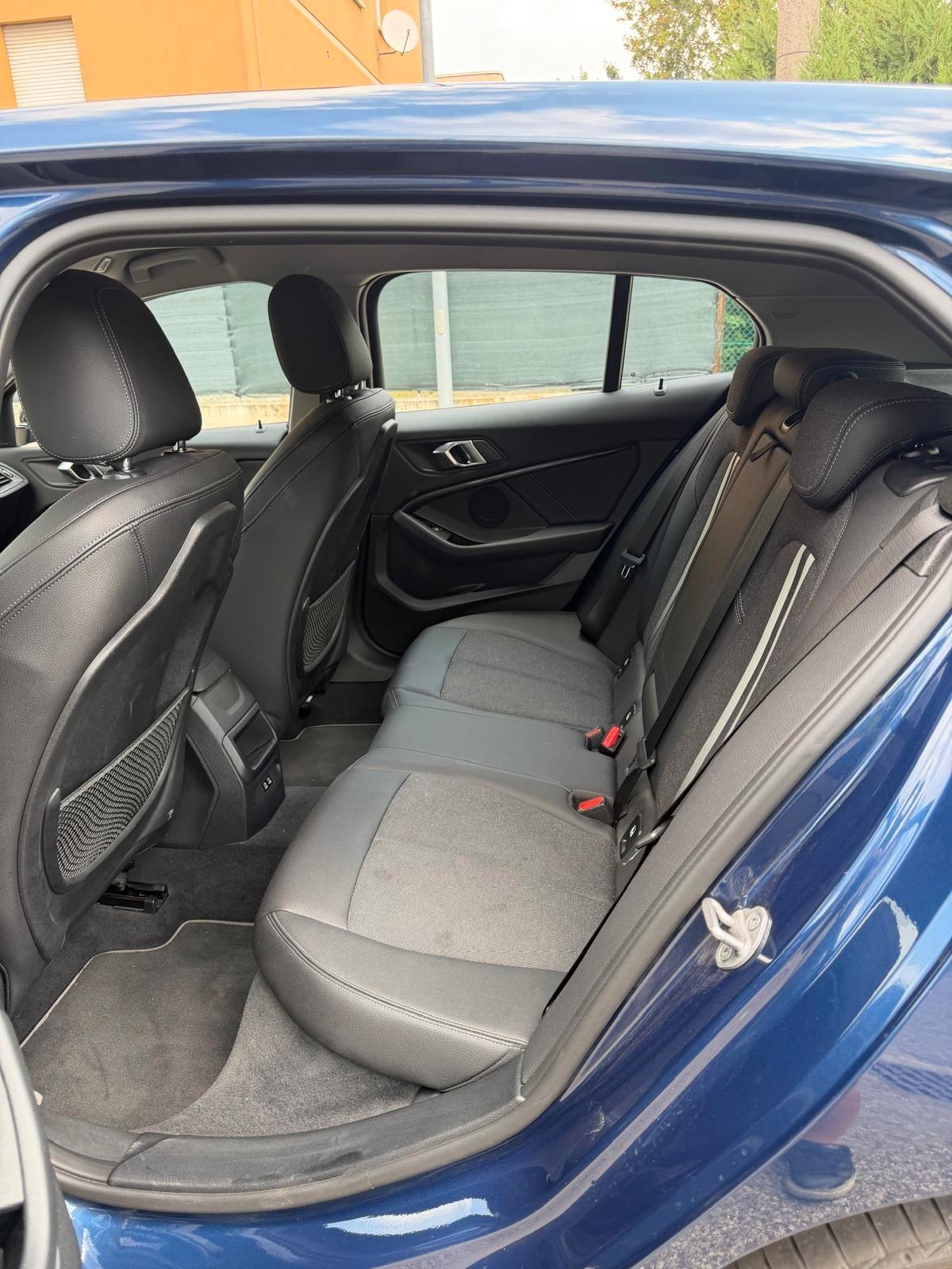 BMW 116 d - AUT. - NAV. - NEOP. - 12 MESI DI GARANZIA -