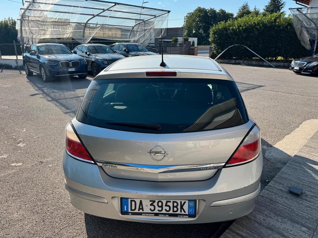 Opel Astra 1.9 16V CDTI 150CV 5 porte Cosmo