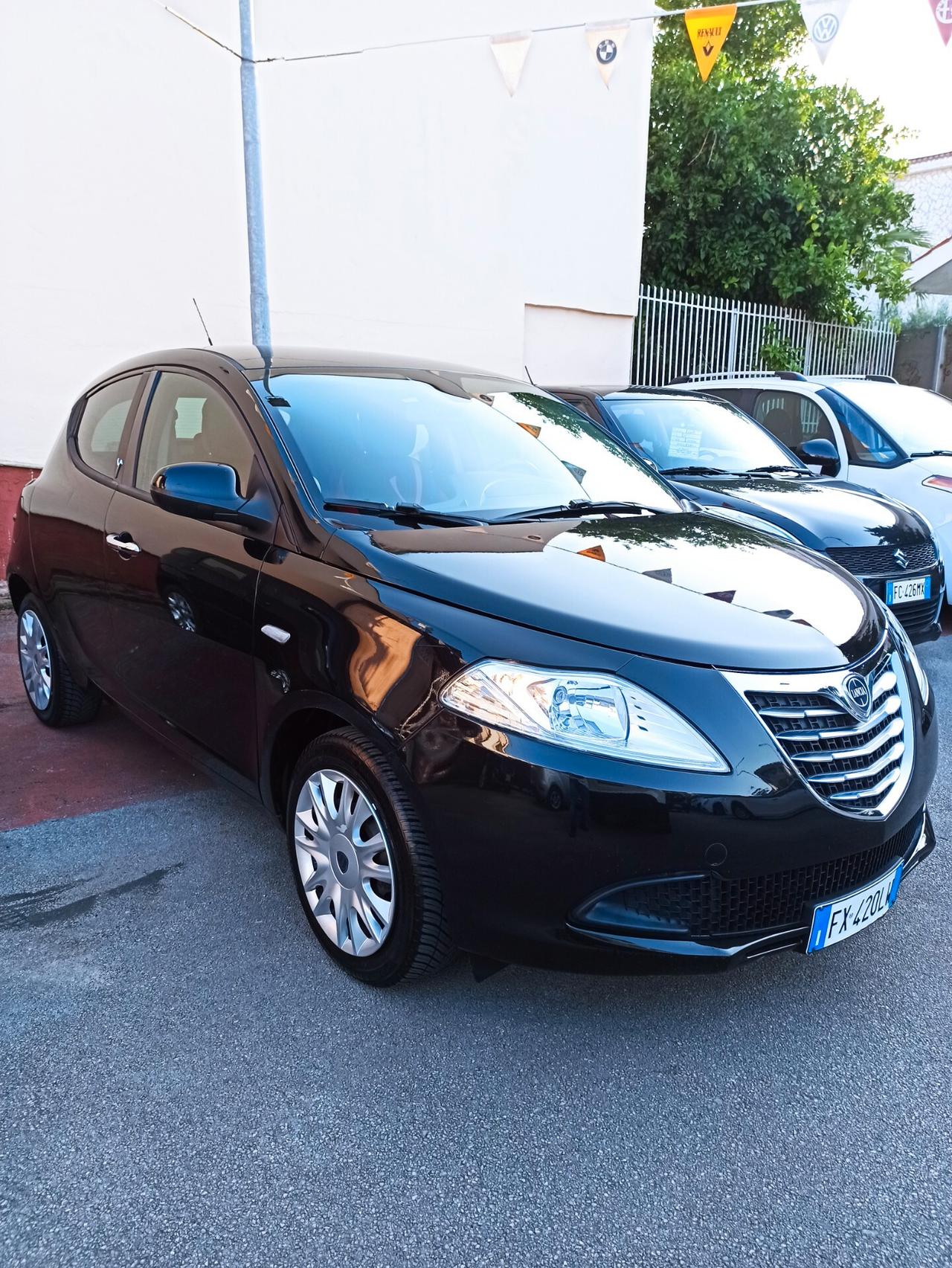 Lancia Ypsilon 1.2 69 CV 5 porte S&S Silver