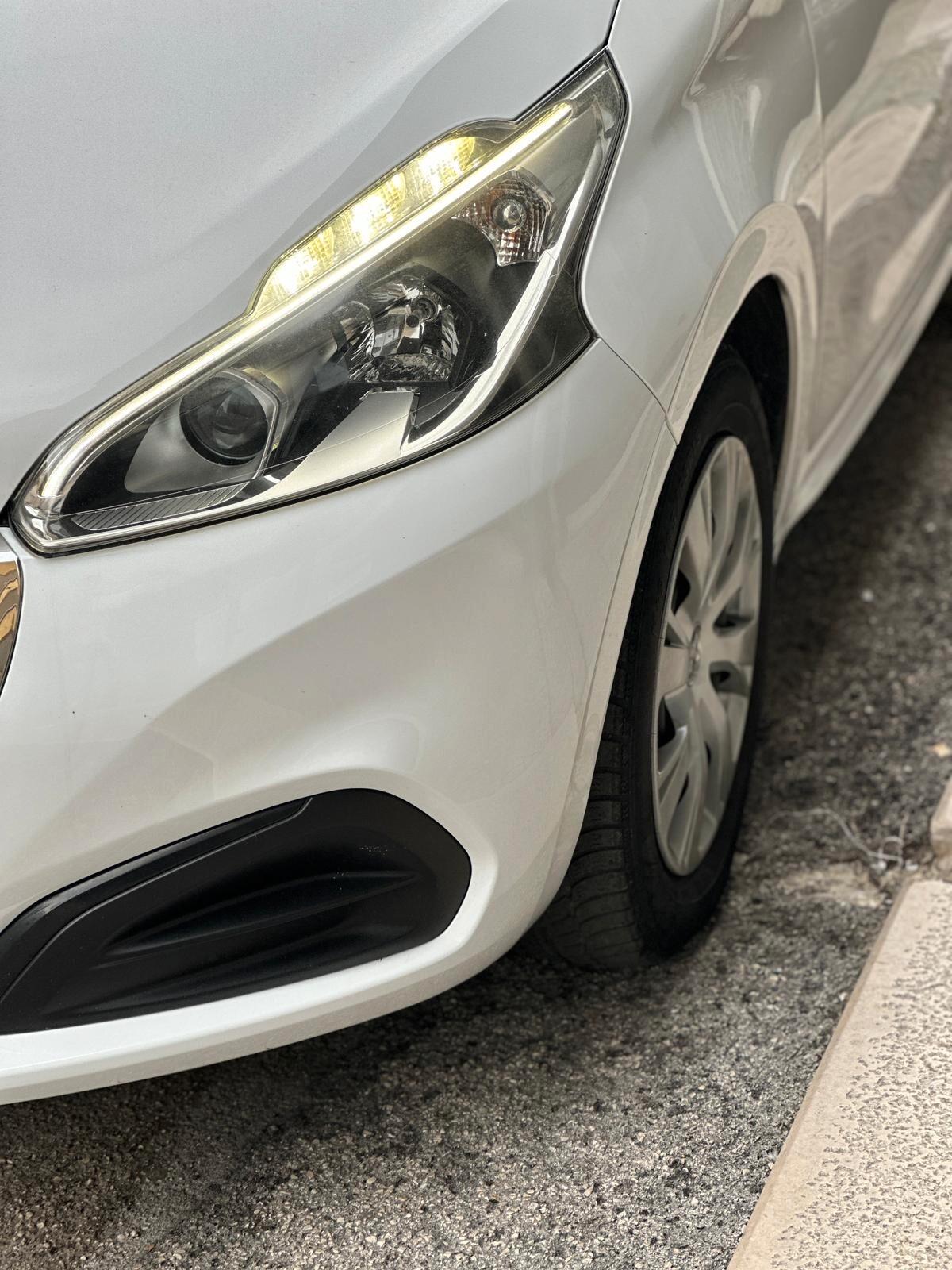 Peugeot 208 1.4 HDi 68CV 5 porte Allure