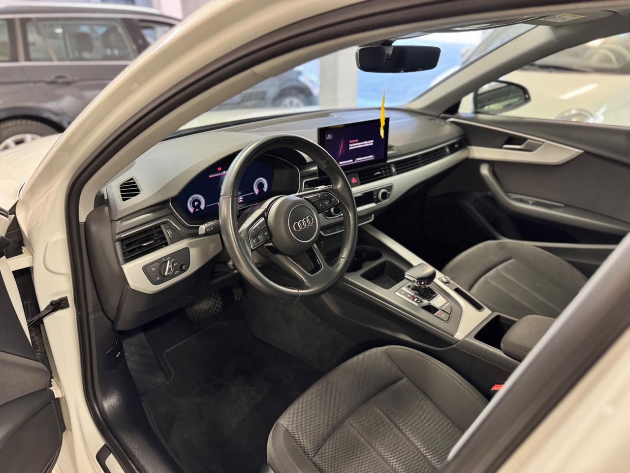 Audi A4 Avant 30 TDI/136 CV S tronic Business Advanced