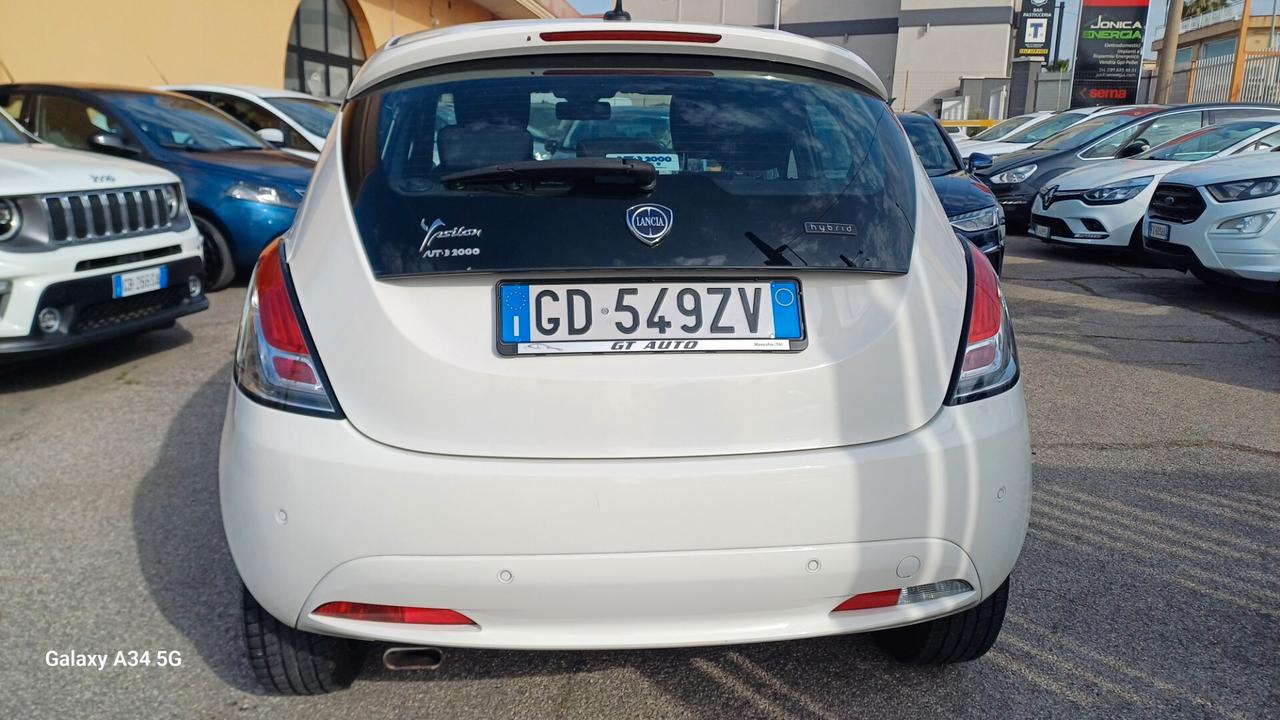 Lancia Ypsilon 1.0 FireFly 5 porte S&S Hybrid Ecochic Gold