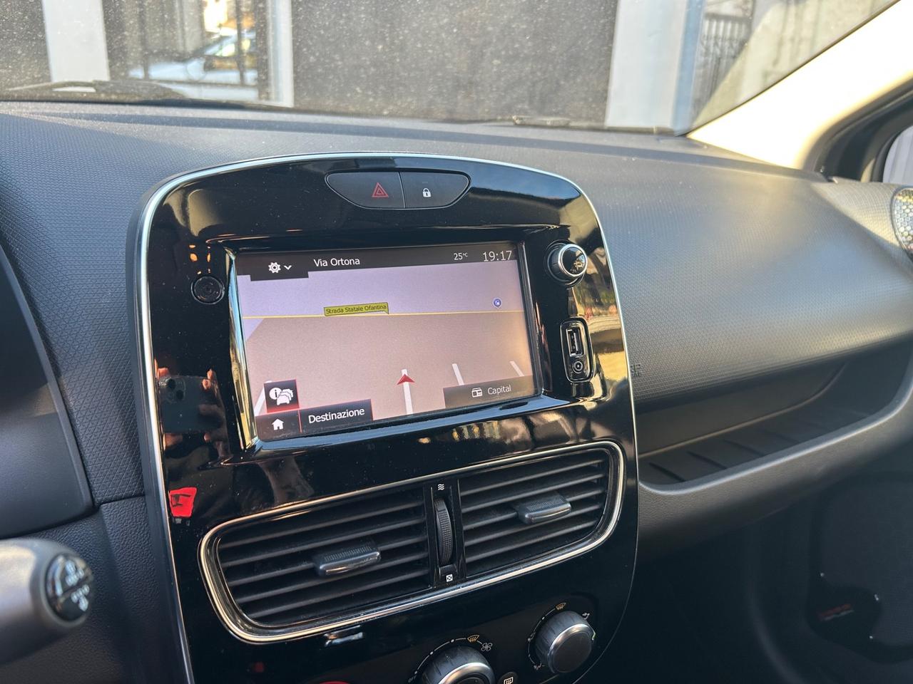 Renault Clio dCi 8V 75 CV 5 porte Moschino Zen