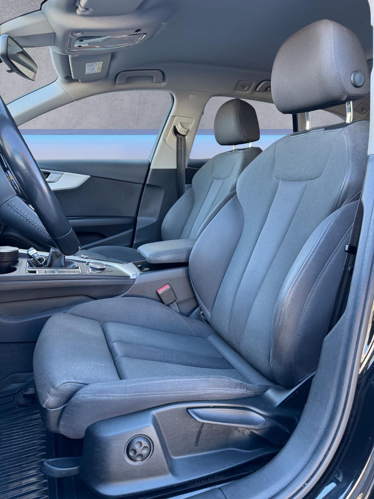 Audi A4 Avant 2.0 TDI 150 CV S-LINE