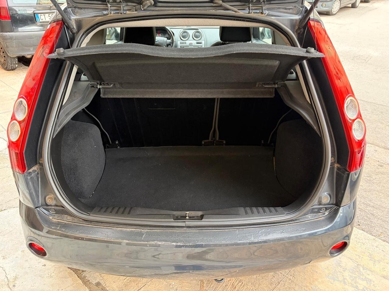 Ford Fiesta 1.4 TDCi Titanium 12 MESI DI GARANZIA.