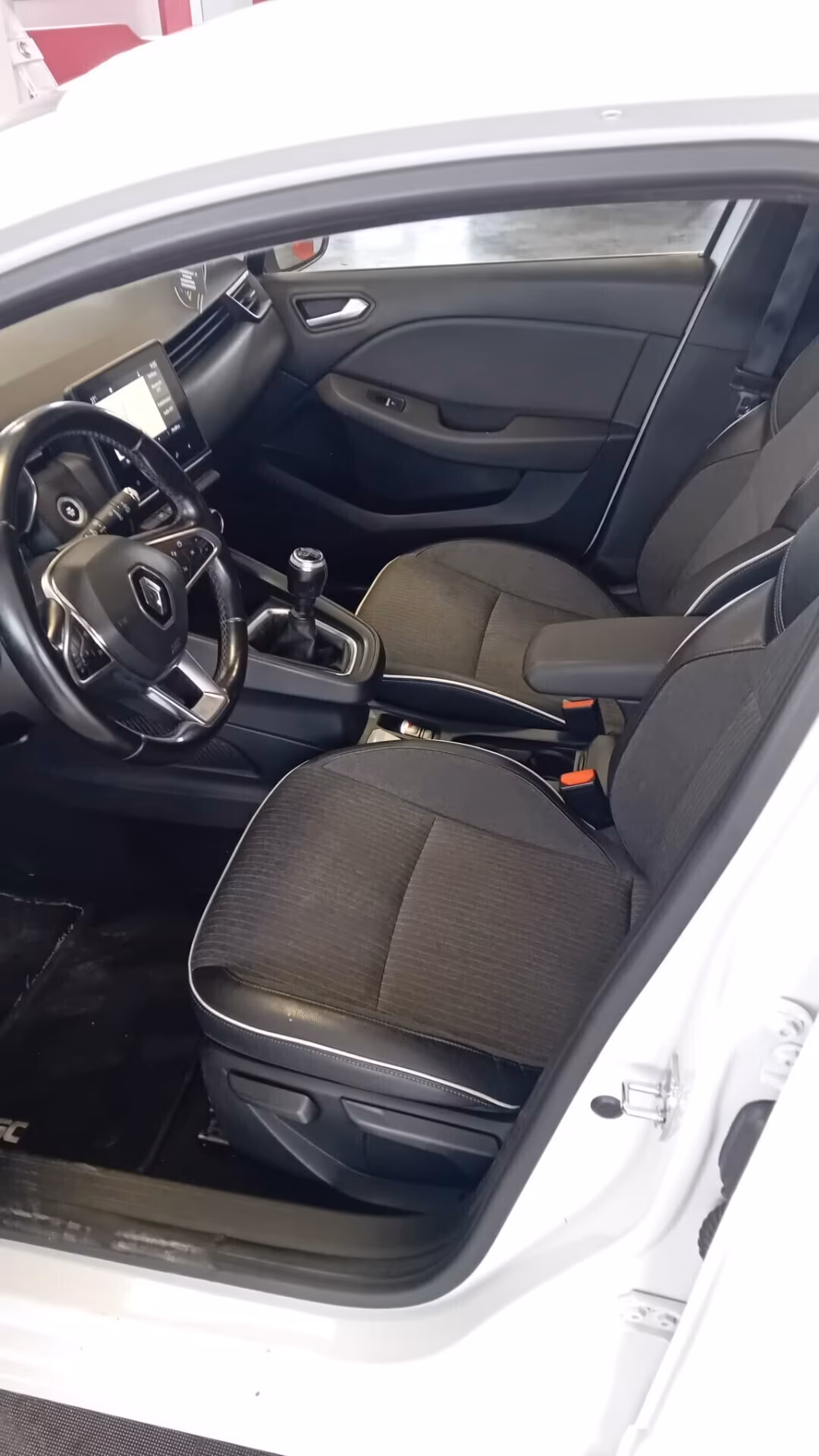 Renault Clio Blue dCi 100 CV 5 porte INTENSE