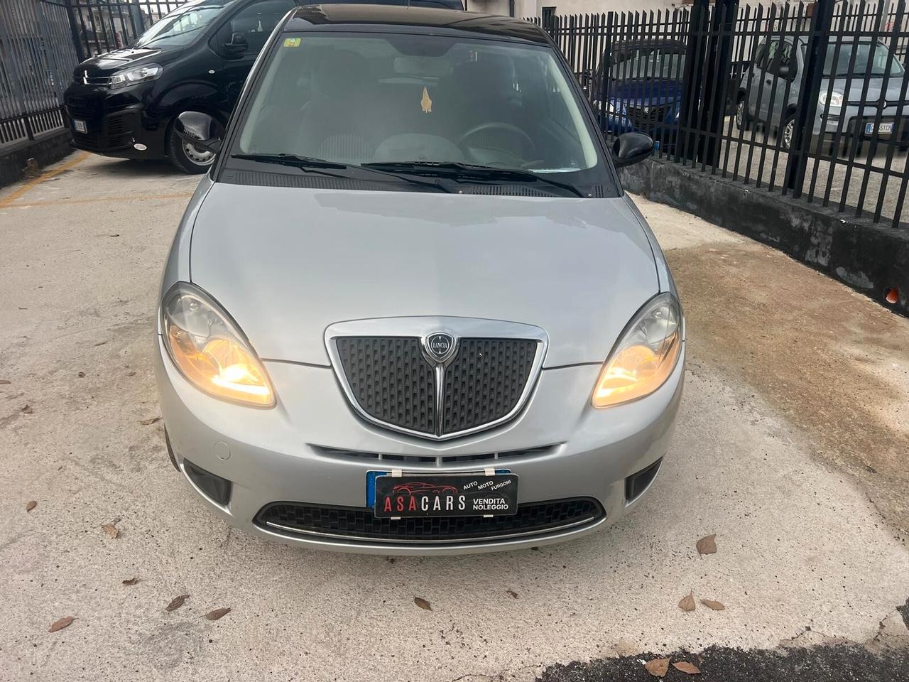 Lancia Ypsilon 1.3 MJT 75 CV Argento