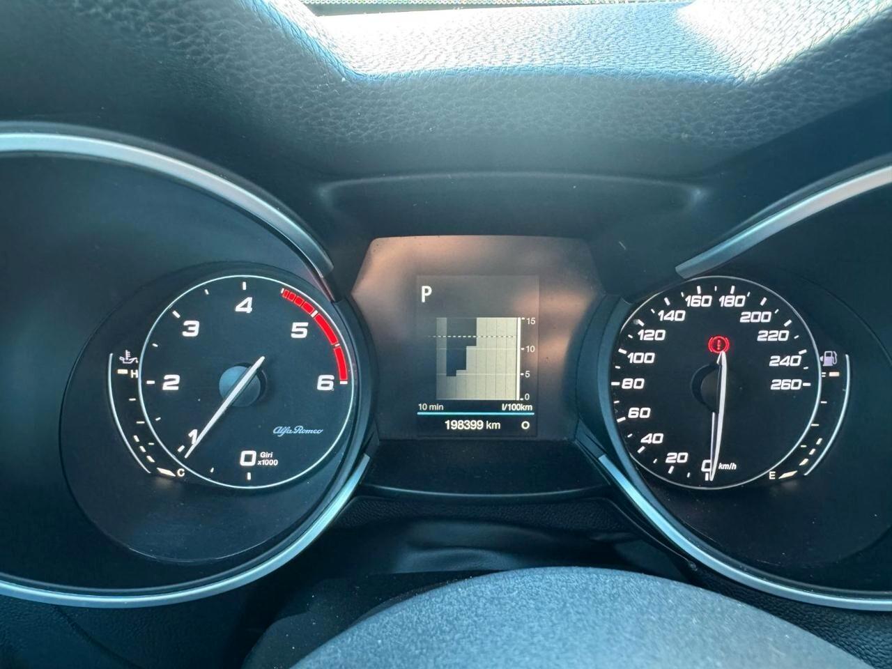 Alfa Romeo Stelvio 2.2 Turbodiesel 180 CV AT8 Q4 Business