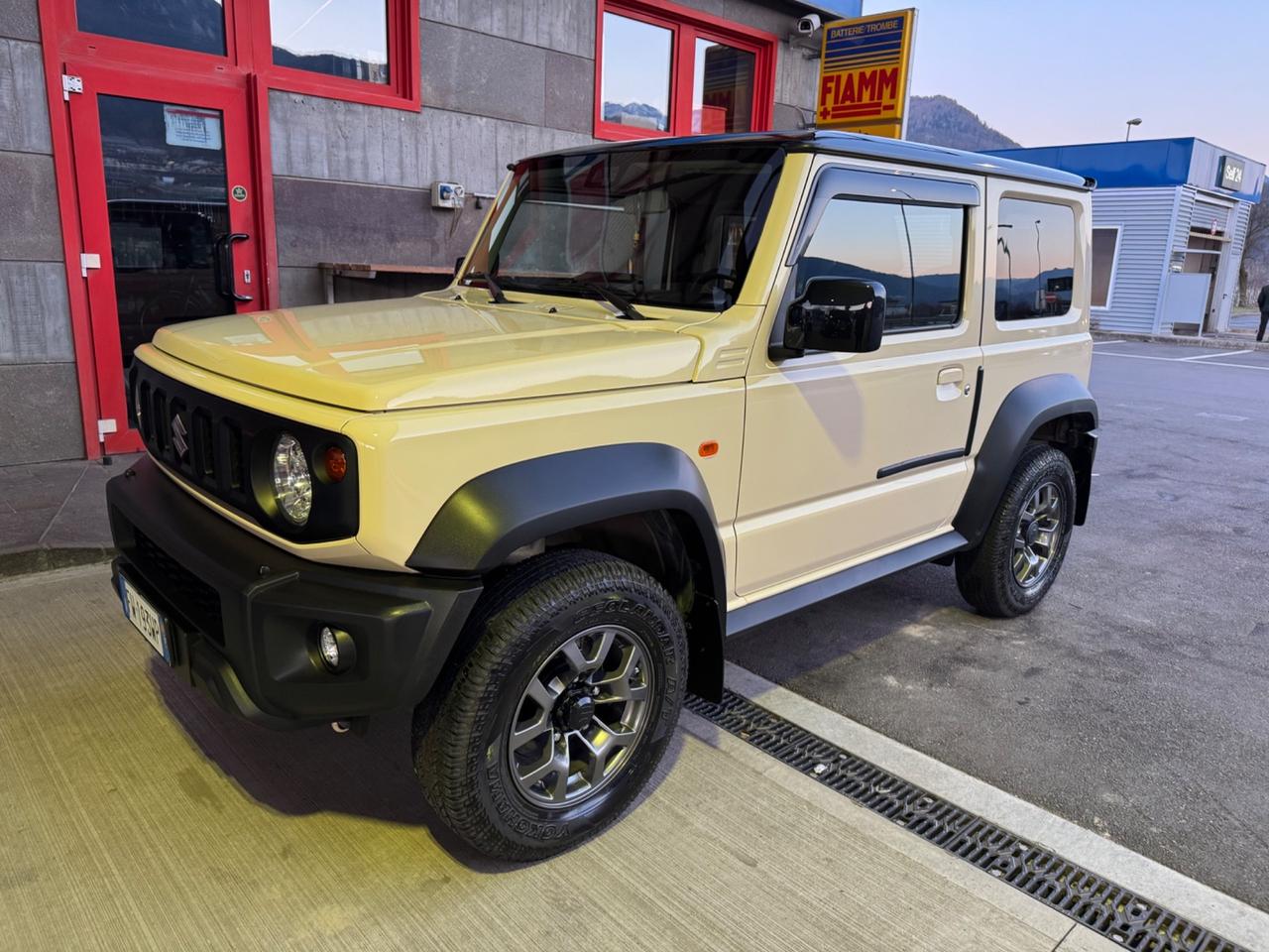 Suzuki Jimny 1.5 5MT Top