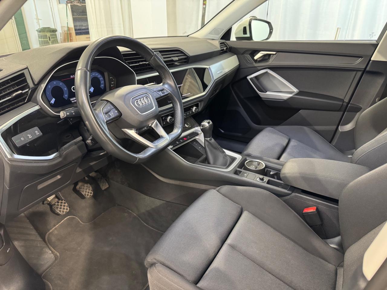 Audi Q3 35 TDI Business Advanced