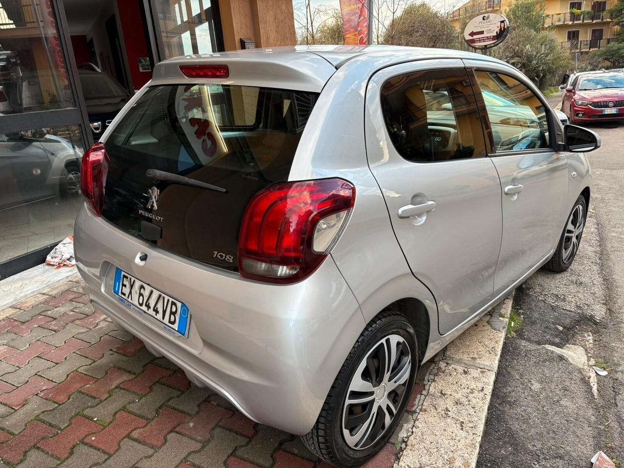 Peugeot 108 PureTech 82 5 porte Active
