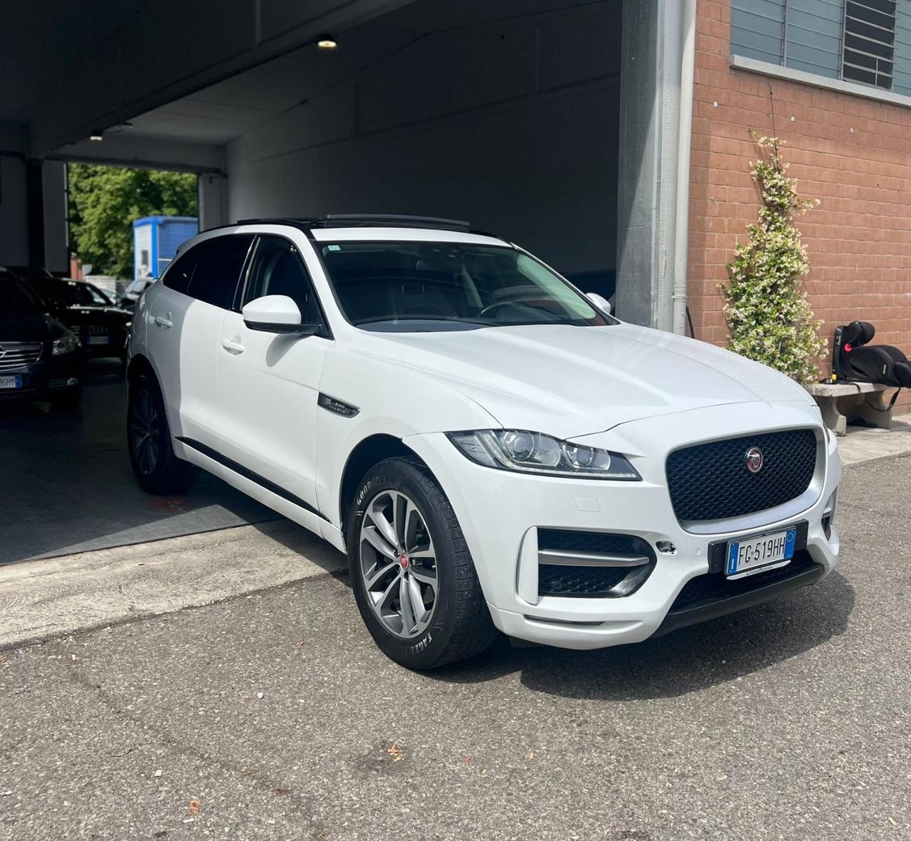 Jaguar F-Pace 2.0 D 180 CV AWD Portfolio