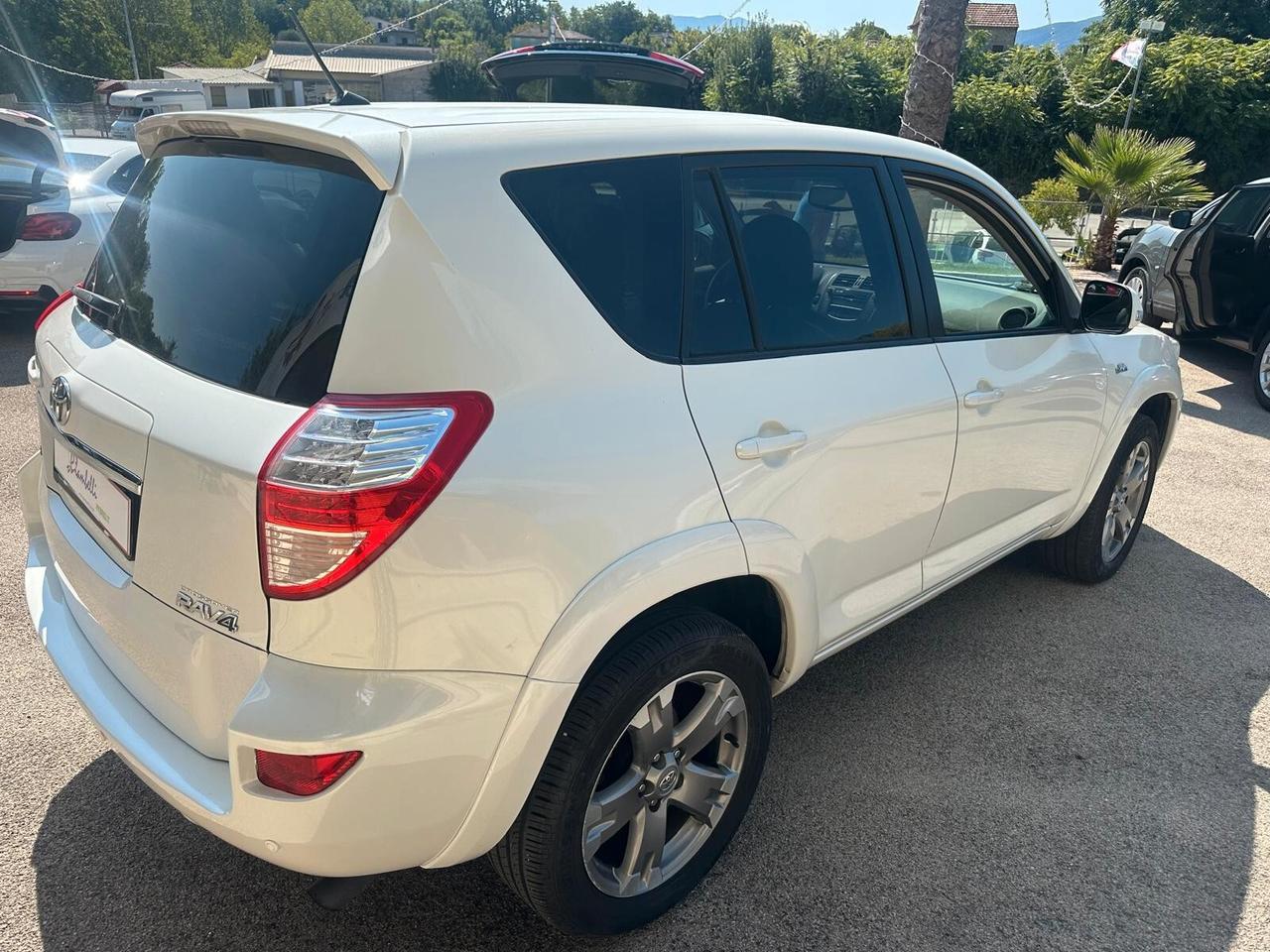 Toyota RAV4 Crossover 2.2 D-Cat F1 A/T 150 CV Executive