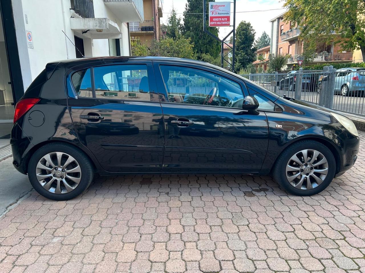 Opel Corsa 1.2 OK NEOPATENTATI