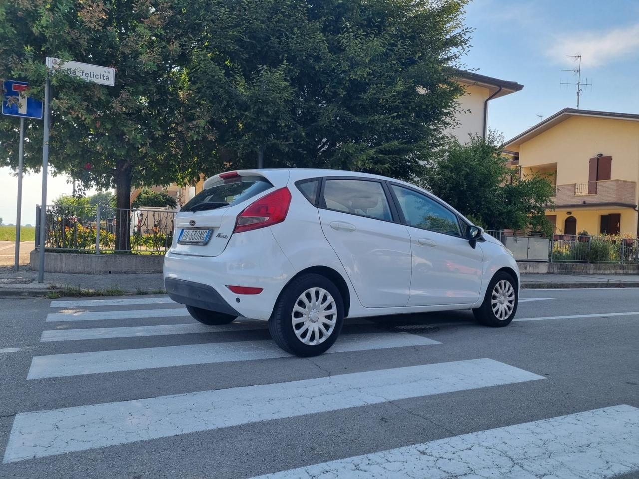 Ford Fiesta 1.4 5 porte Bz.- GPL Titanium