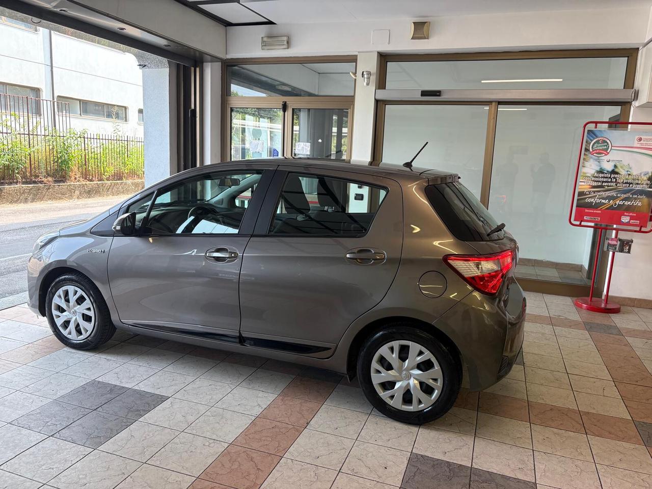 Toyota Yaris 1.5 Hybrid 5 porte Cool