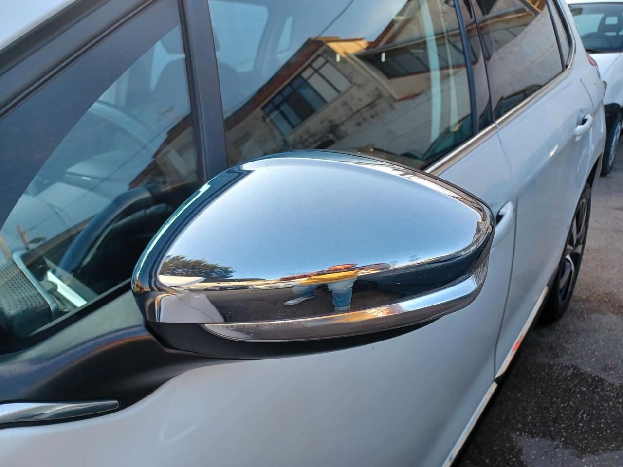 Peugeot 2008 1.6 HDI ALLURE PARI AL NUOVO