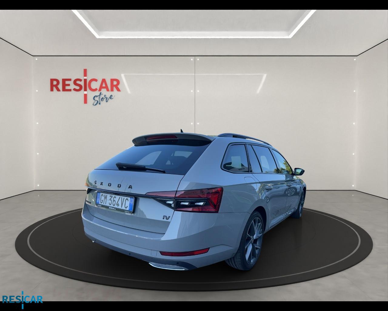 Skoda Superb Wagon iV 1.4 tsi phev Sportline dsg