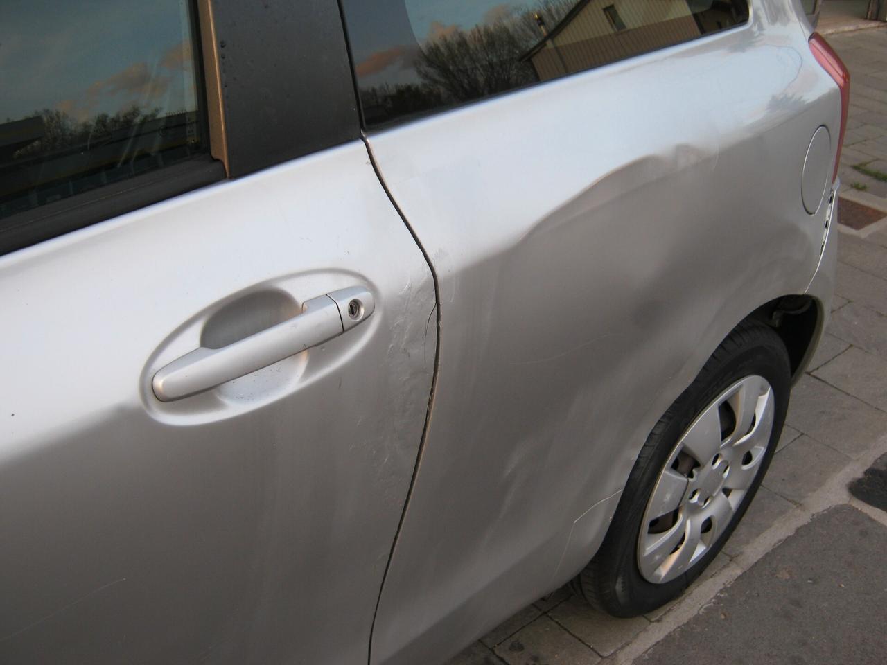 Toyota Yaris 1.0 3 porte Sol