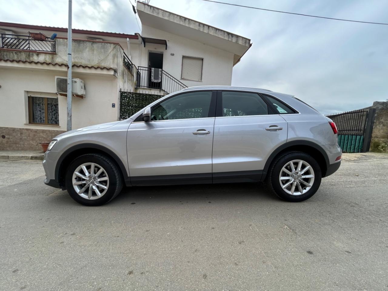 Audi Q3 2.0 TDI 120 CV Sport