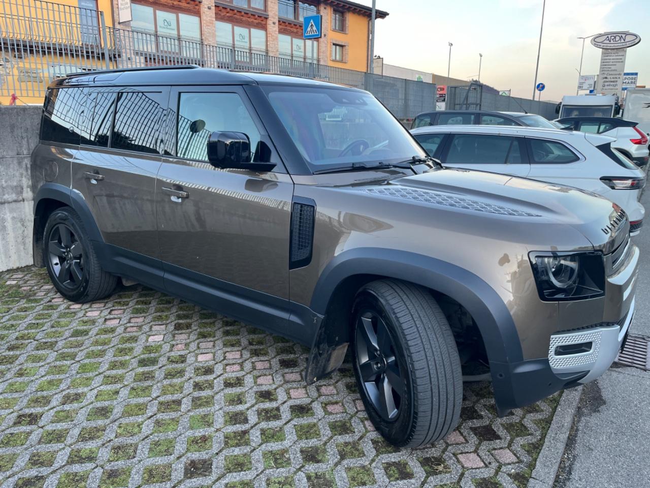 Land Rover Defender 90 3.0D I6 300 CV AWD Auto X-Dynamic HSE