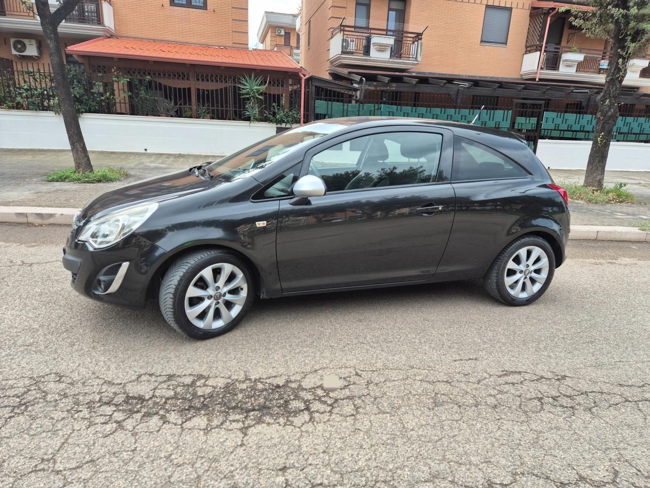 Opel Corsa 1.2 85CV gpl 3 porte anno 2013