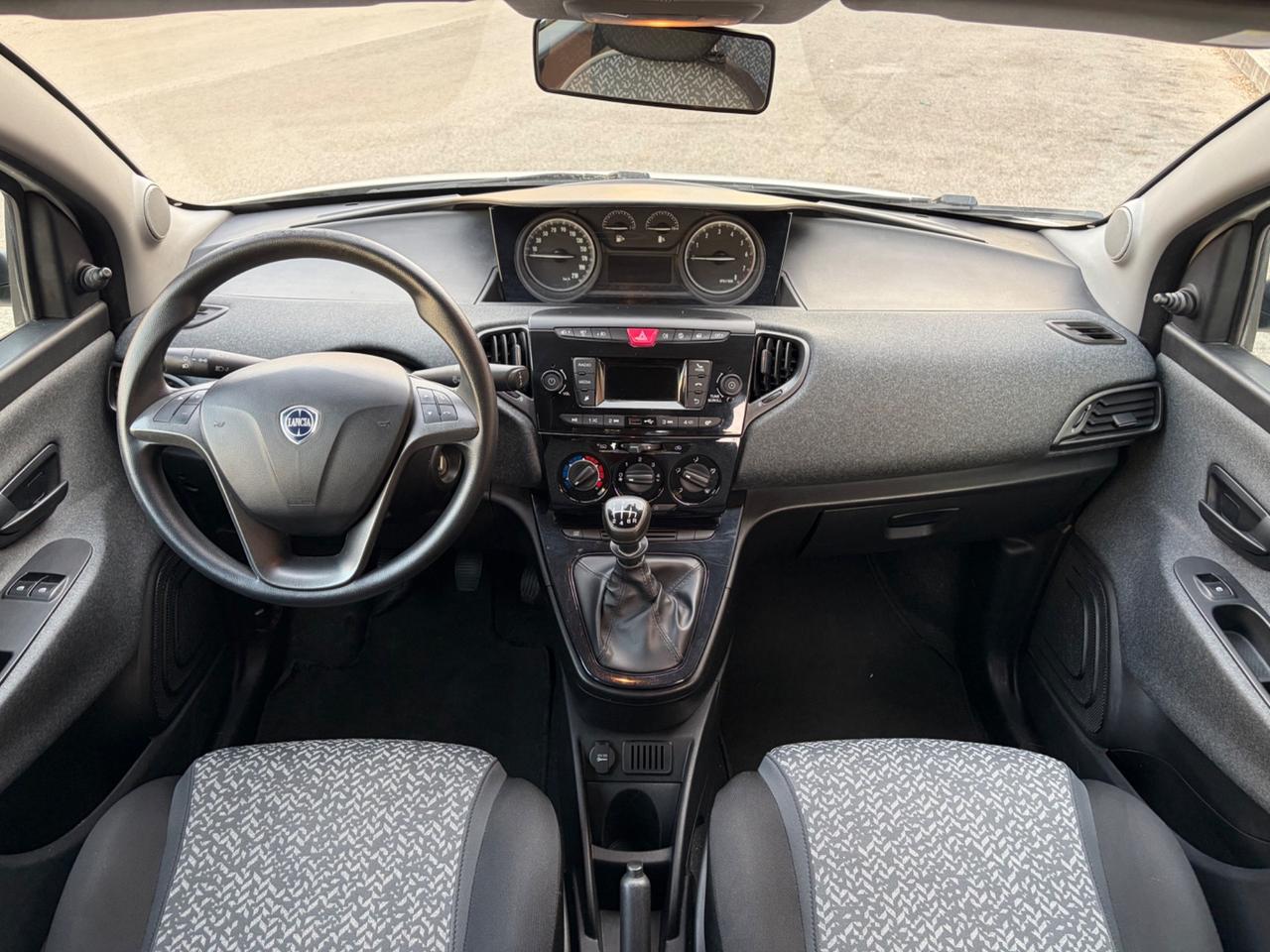 Lancia Ypsilon 1.0 FireFly benz ideale per neopatentati