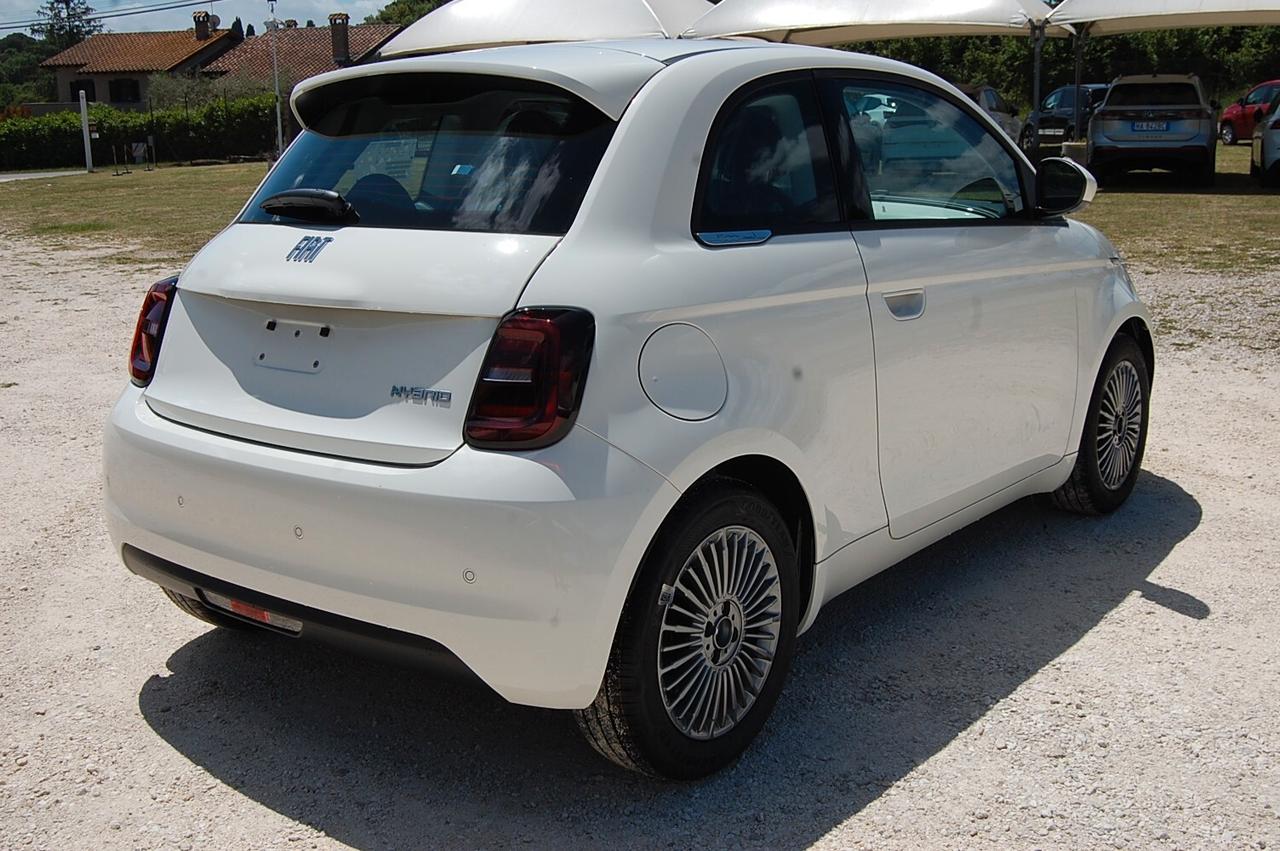 Fiat 500 Berlina Hybrid Torino