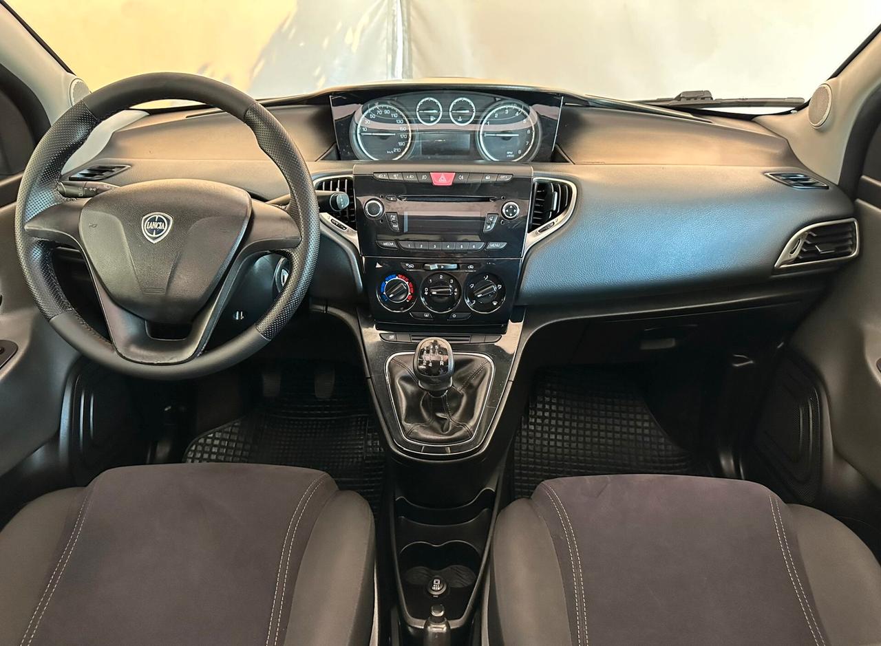 Lancia Ypsilon 1.2 69 CV 5 porte Platinum