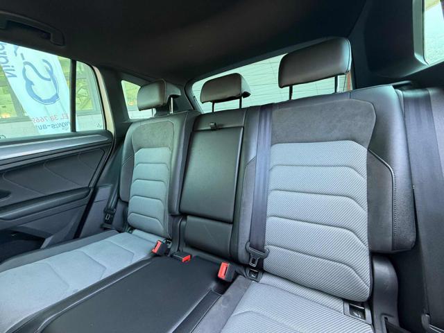 VOLKSWAGEN Tiguan 2.0 TDI 4MOTION R-LINE