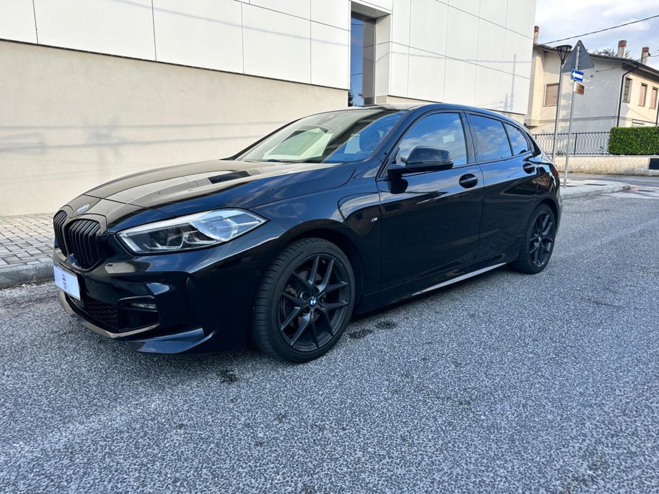 Bmw 118 118d 5p. Msport