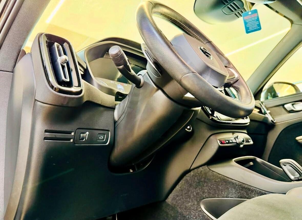 Volvo XC40 D3 R-design - R.Cam - CarPlay
